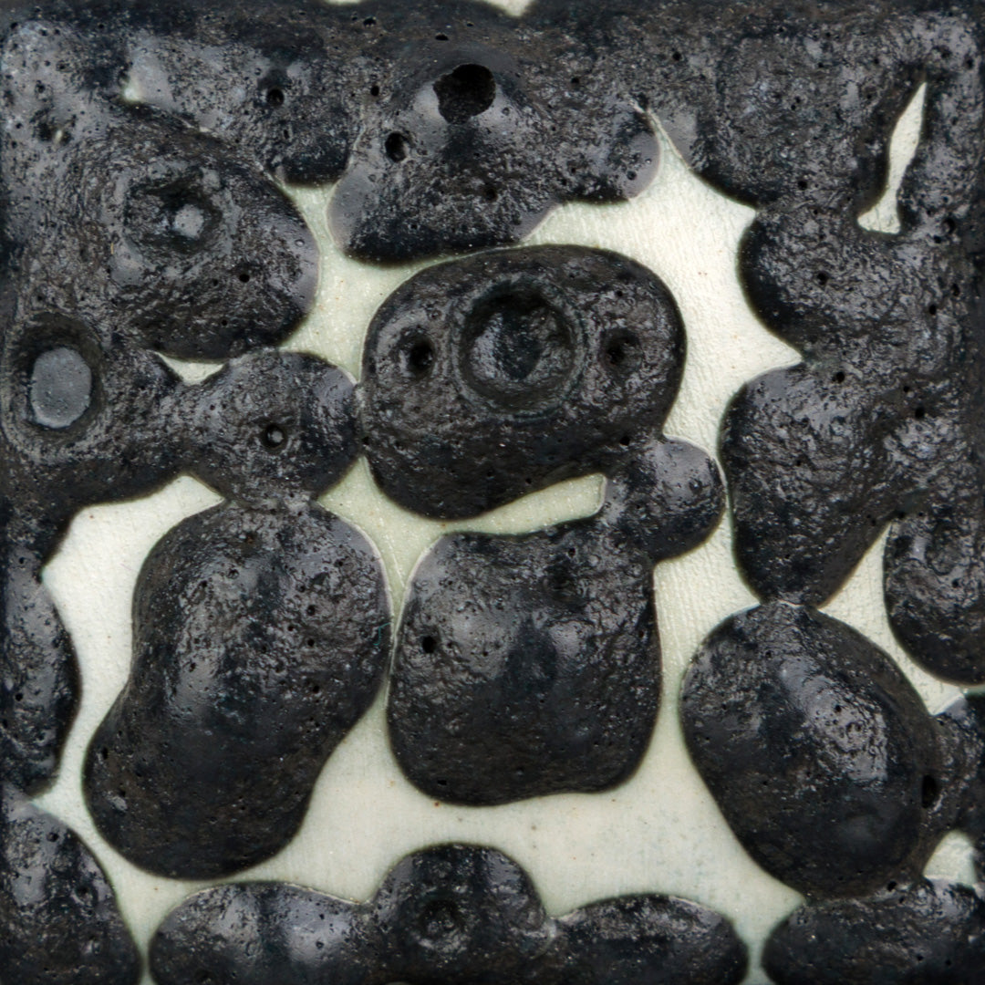 SW465P	Black Moon Rocks